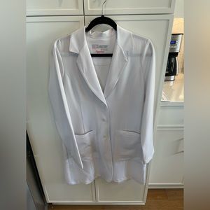 Grey’s anatomy white lab coat